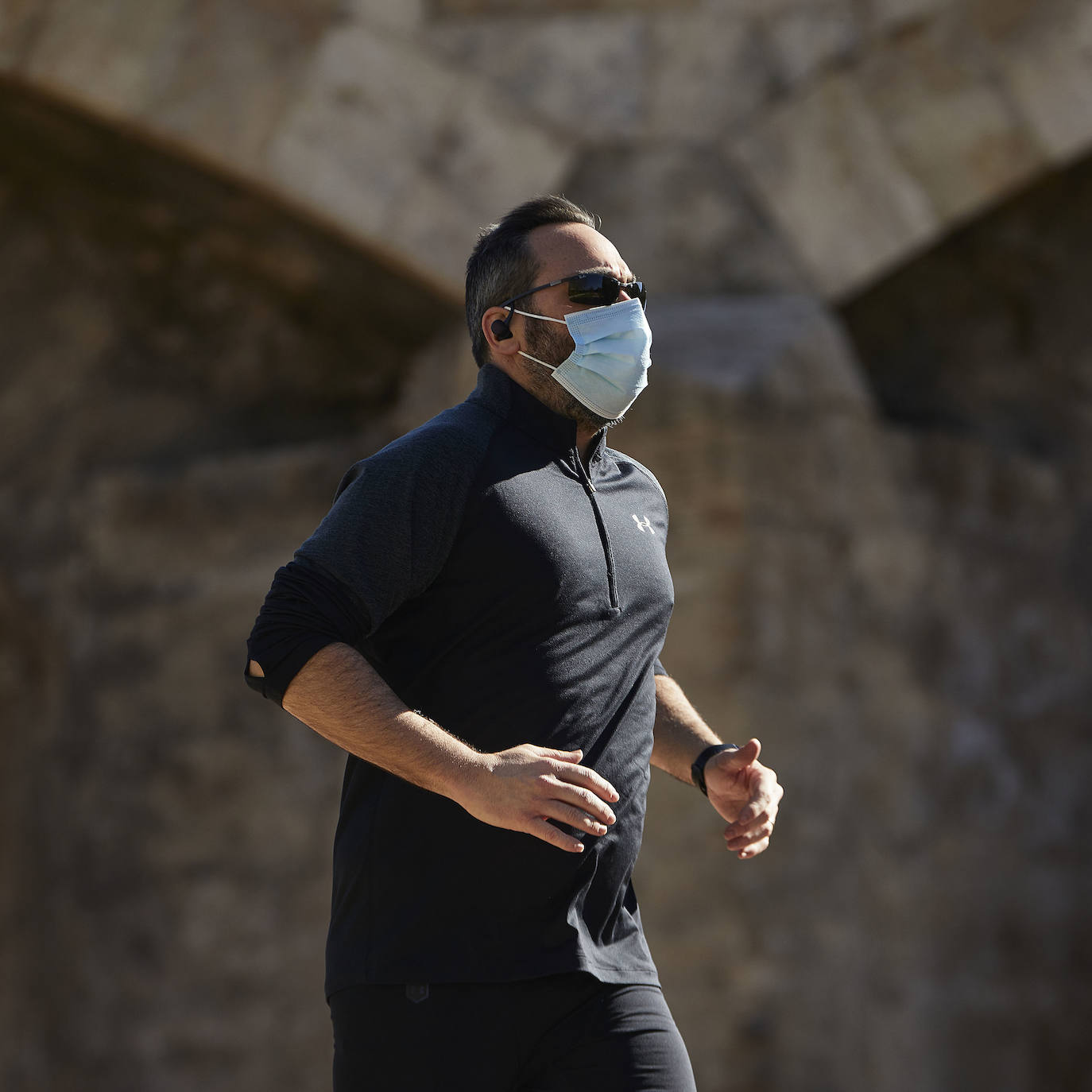 El deporte, con mascarillas en Valencia