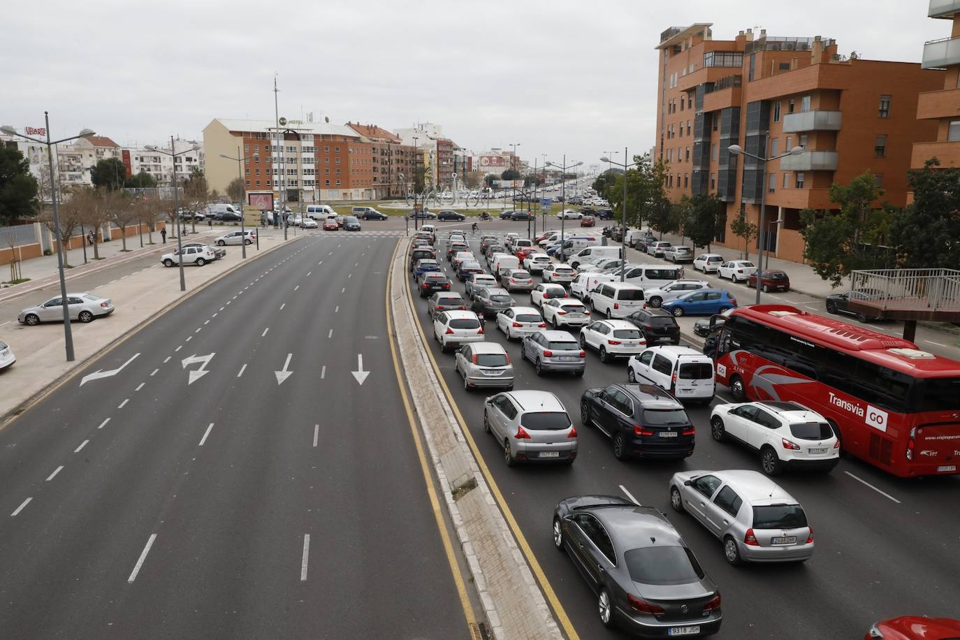 Atascos en el segundo fin de semana de cierre perimetral de Valencia