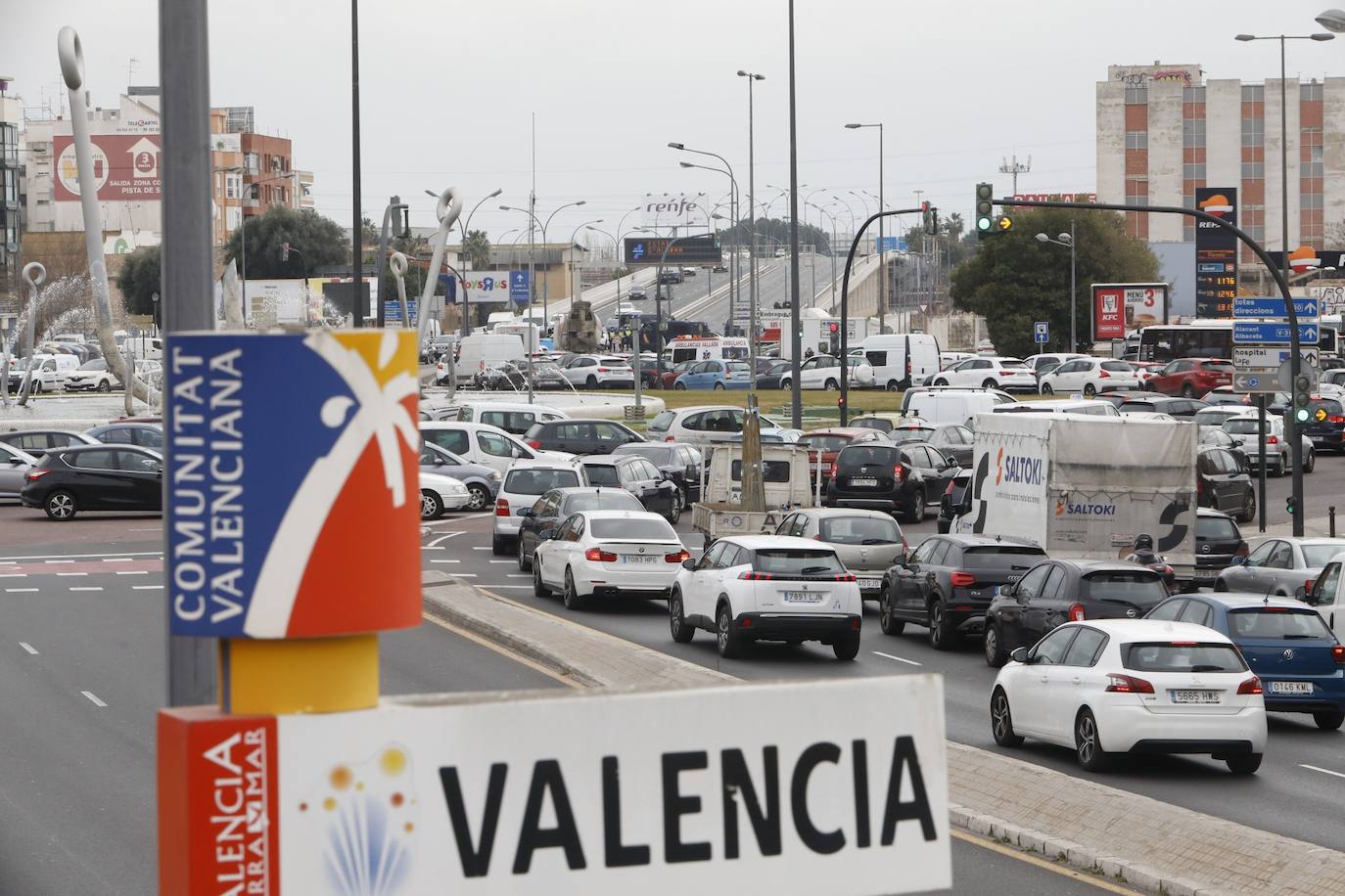 Atascos en el segundo fin de semana de cierre perimetral de Valencia