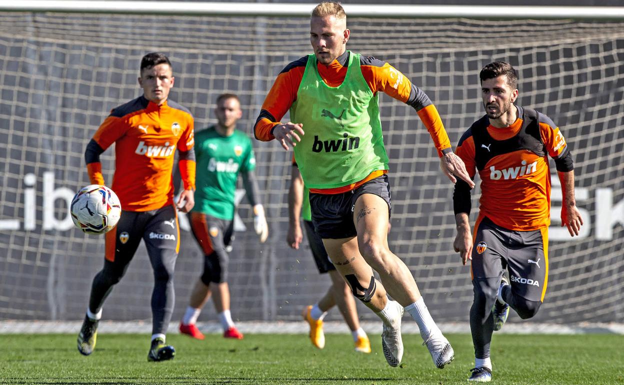 Racic, junto a Guillamón y Gayà, los tres teóricos titulares. 