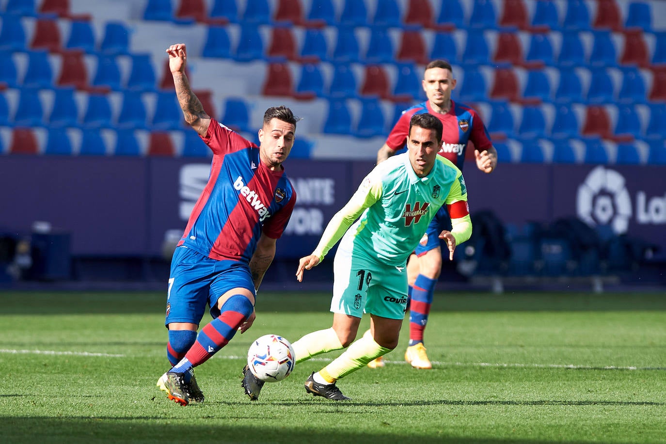 Fotos: Las mejores imágenes del Levante-Granada (5/2/21)