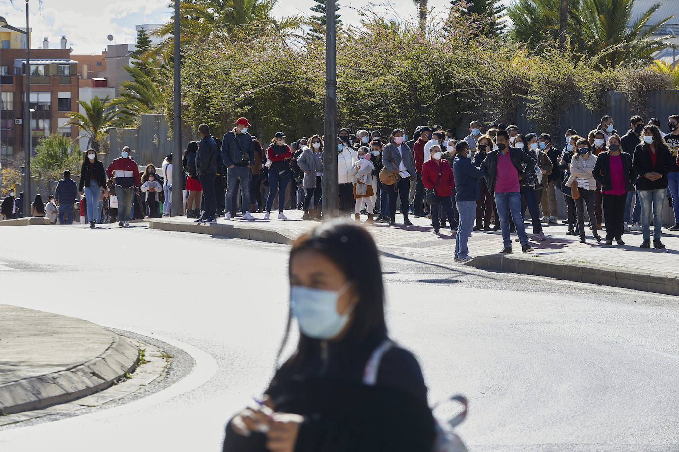 Fotos: Miles de ecuatorianos acuden a votar en Feria Valencia