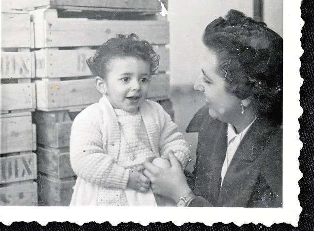 Vínculo materno. Con su madre Mª Dolores Manclús, con la que tuvo un vínculo muy estrecho.