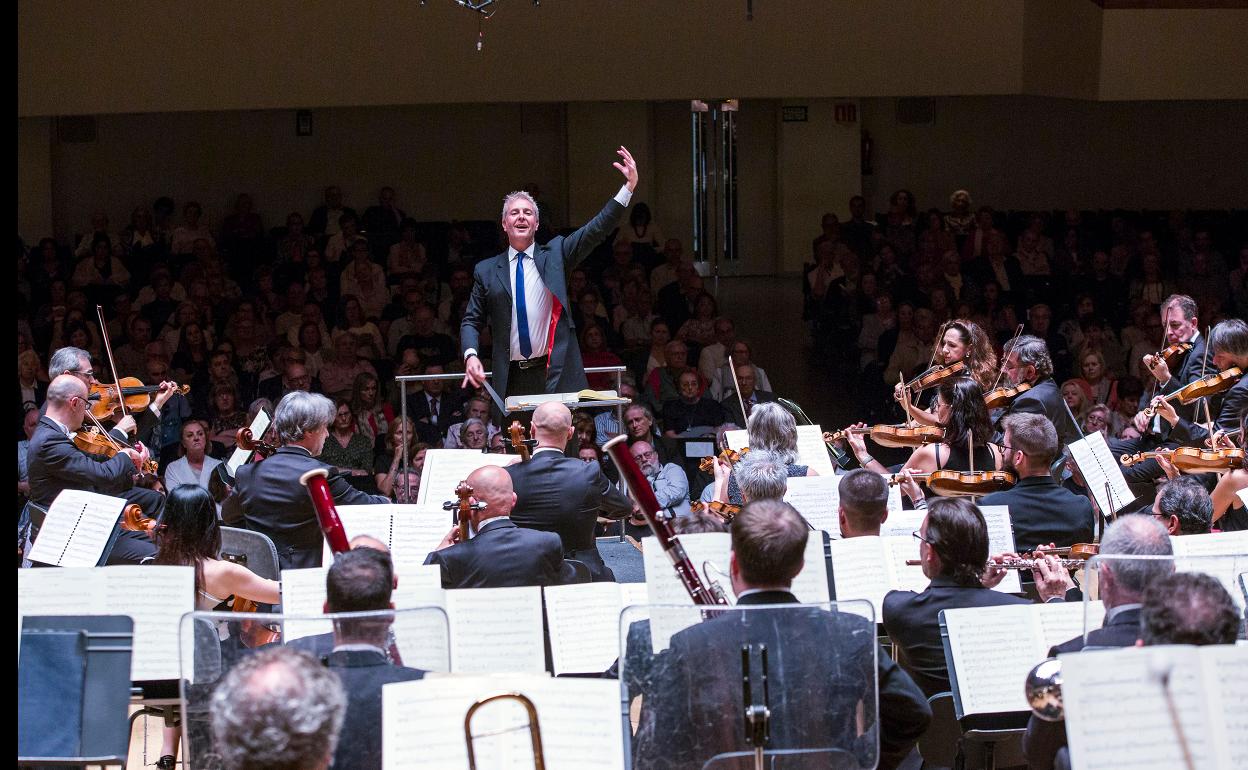 La Orquesta de Valencia ficha a Alexander Liebreich a cuatro meses del adiós de Tebar
