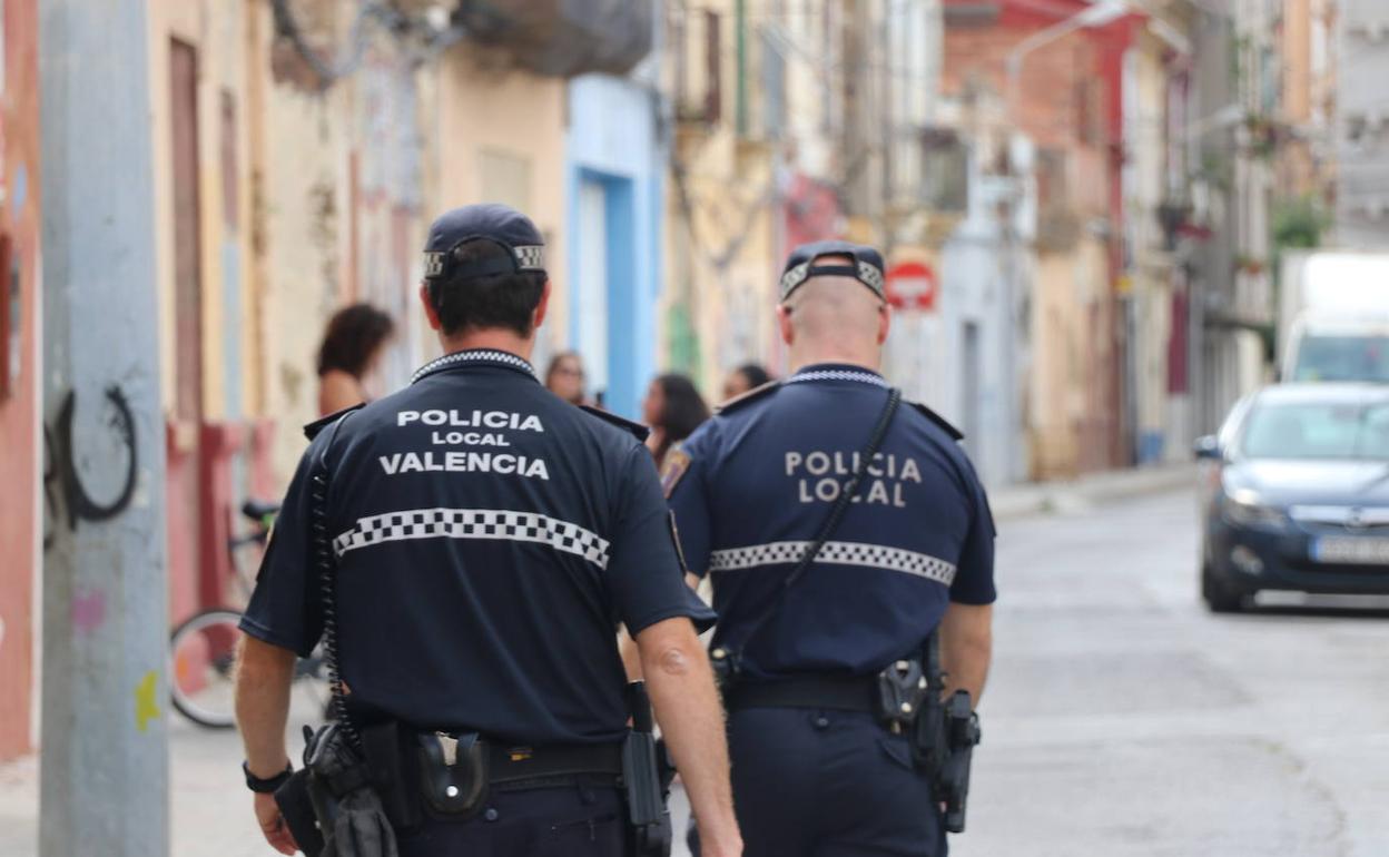 Una pareja de policías, en una imagen de archivo.