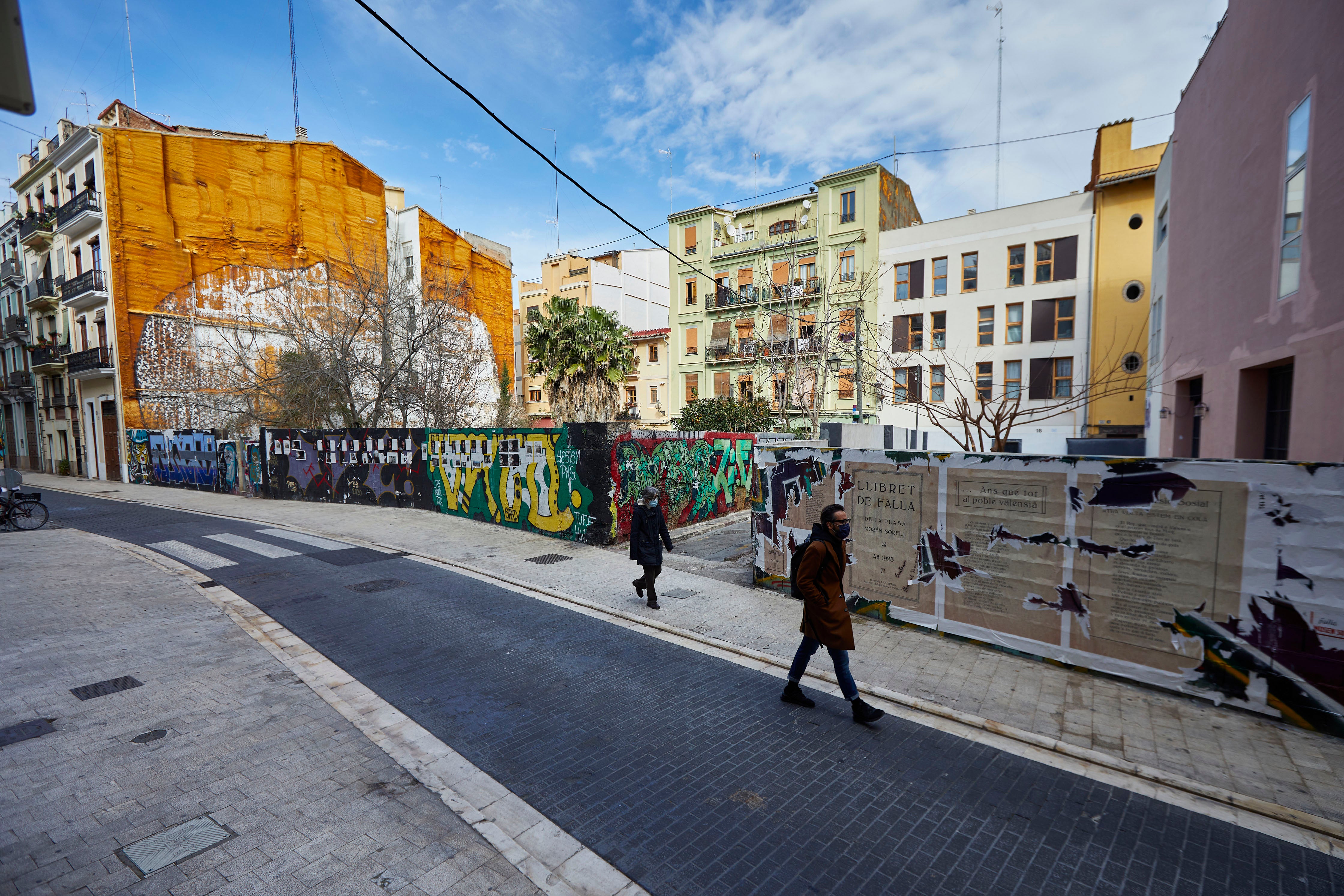 Solares en Ciutat Vella. 