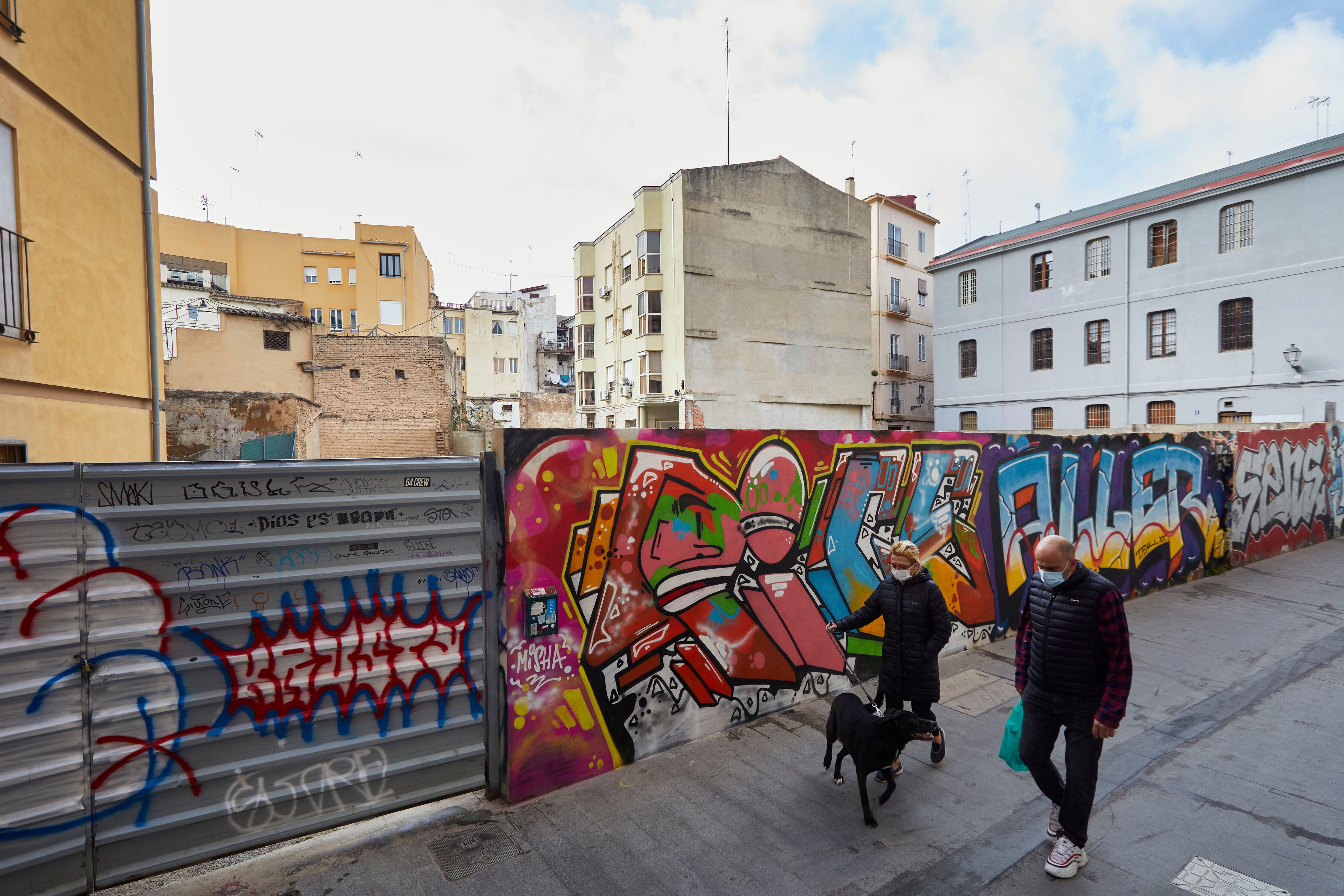 Solares en Ciutat Vella. 