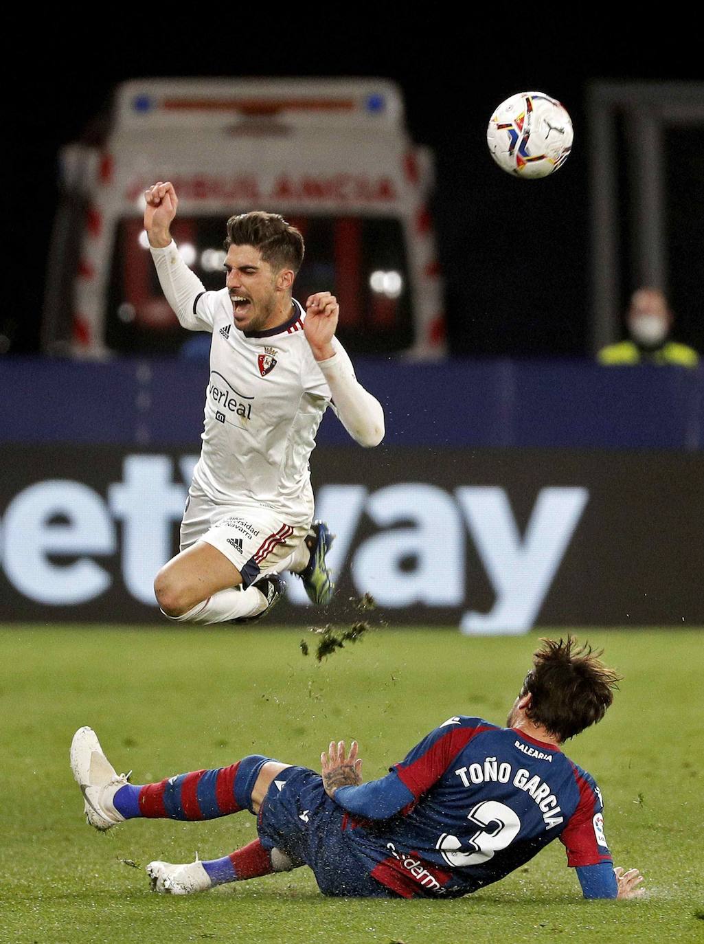 Fotos: El Levante - Osasuna, en imágenes