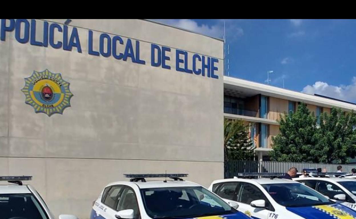 Apuñala en el hombro a su compañero por no querer dejarle el móvil