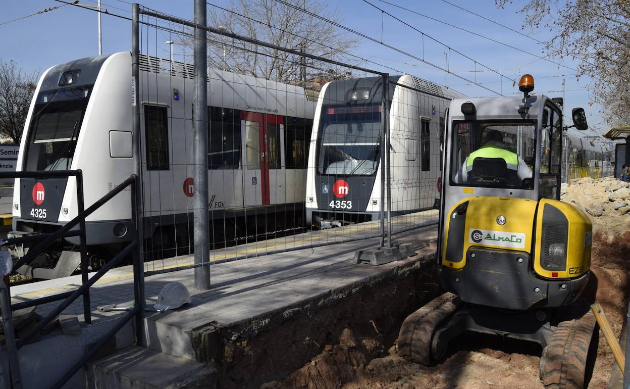 Las obras que se están realizando en la estación de Seminari-CEU. 