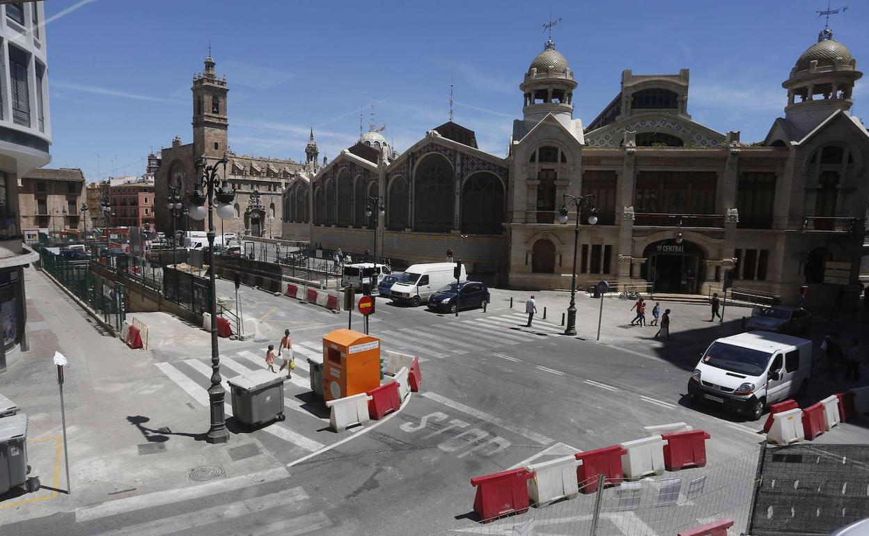 Plaza Ciudad de Brujas, pendiente de reurbanización. 