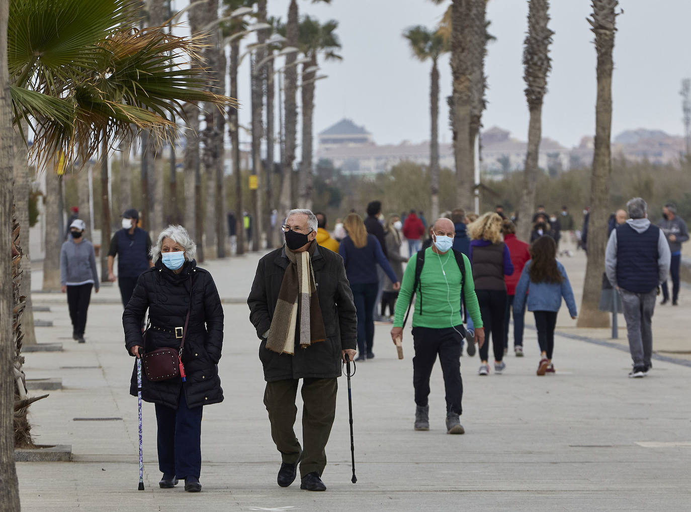 Los valencianos han vivido el último fin de semana de confinamiento perimetral. Han disfrutado de sus momentos de ocio en parques y playas. 