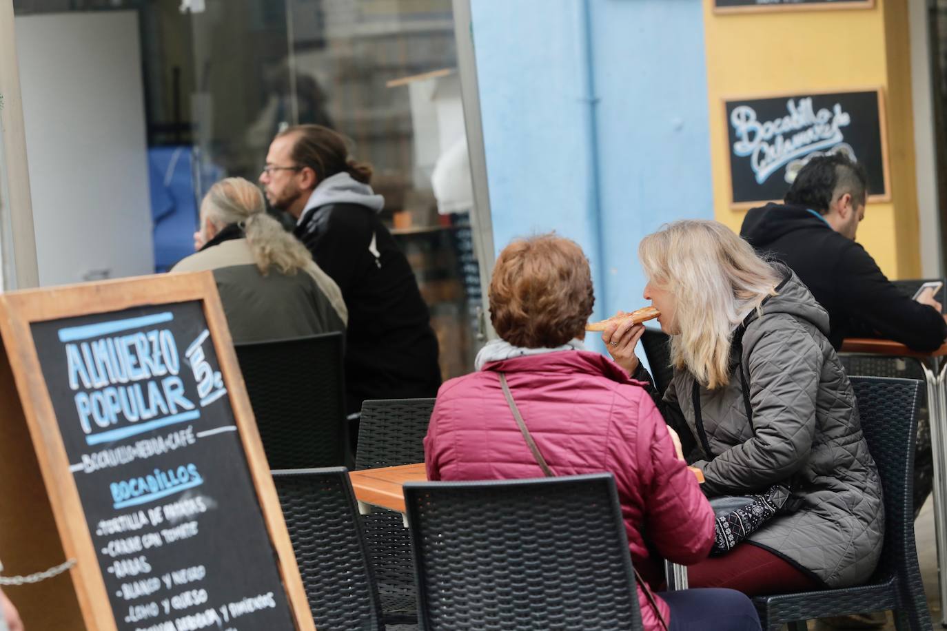 Los bares valencianos vuelven a abrir sus puertas