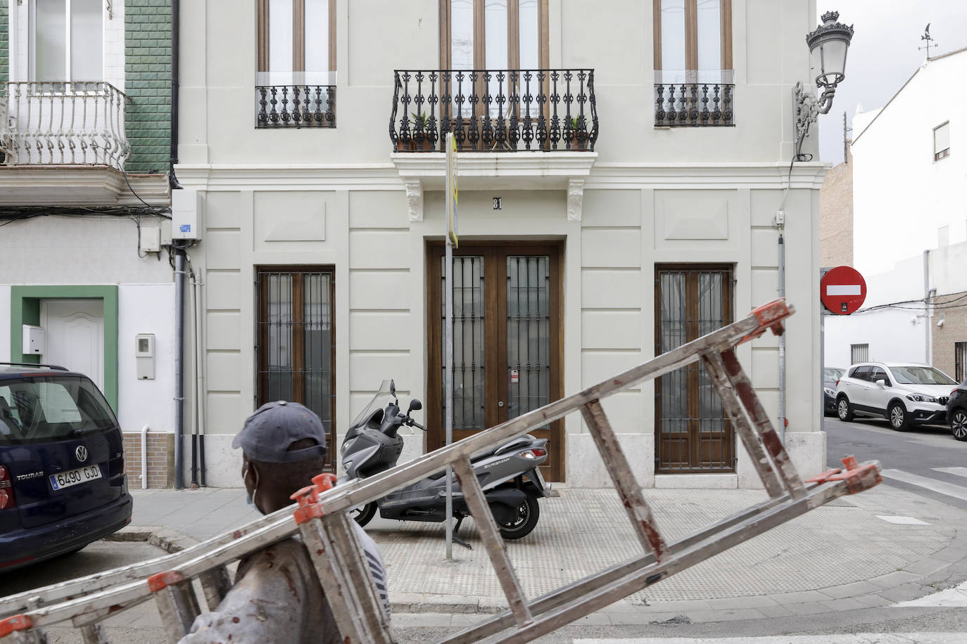 Rehabilitación y abandono. Tras 15 años de bloqueo por los recursos al anterior plan, el barrio muestra otro rostro, aunque los vecinos exigen más celeridad