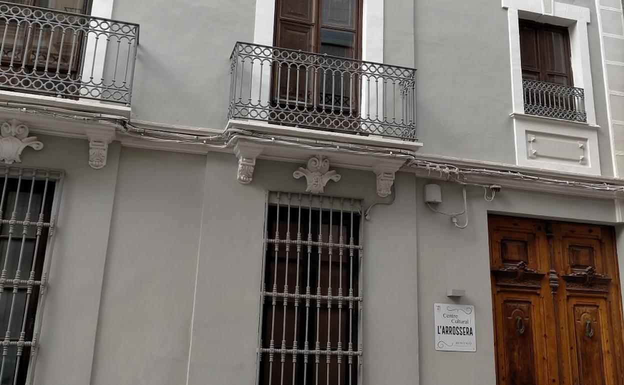 El edificio en el que se va  a actuar  que sirve de Centro Cultural. 