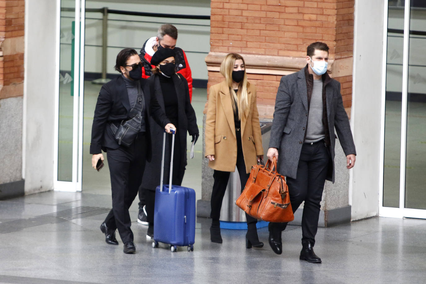 Fotos: Los compañeros de &#039;OT&#039; de Álex Casademunt viajan a Barcelona para su funeral