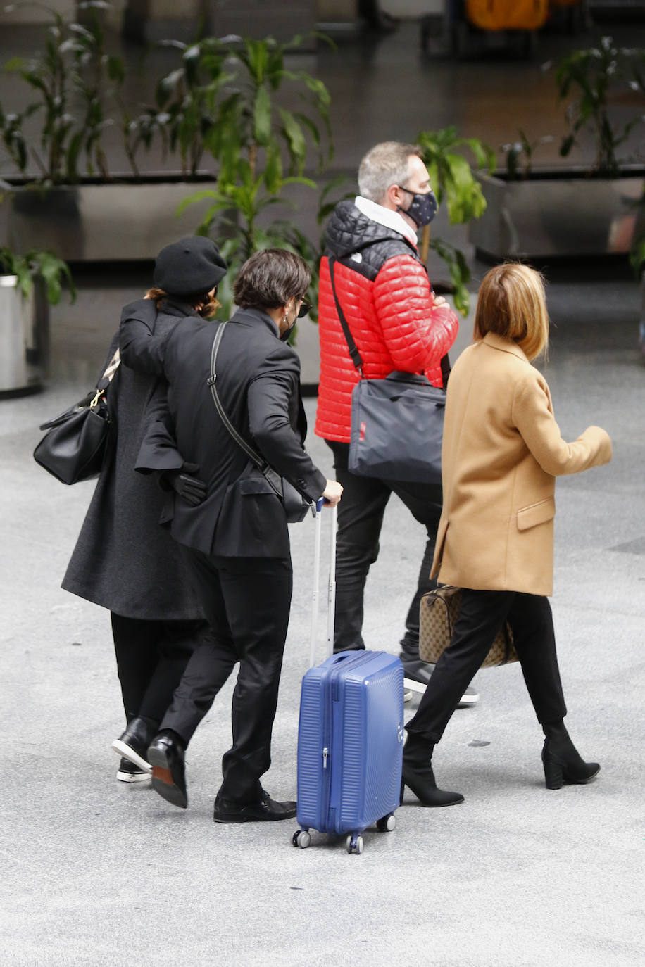 Fotos: Los compañeros de &#039;OT&#039; de Álex Casademunt viajan a Barcelona para su funeral