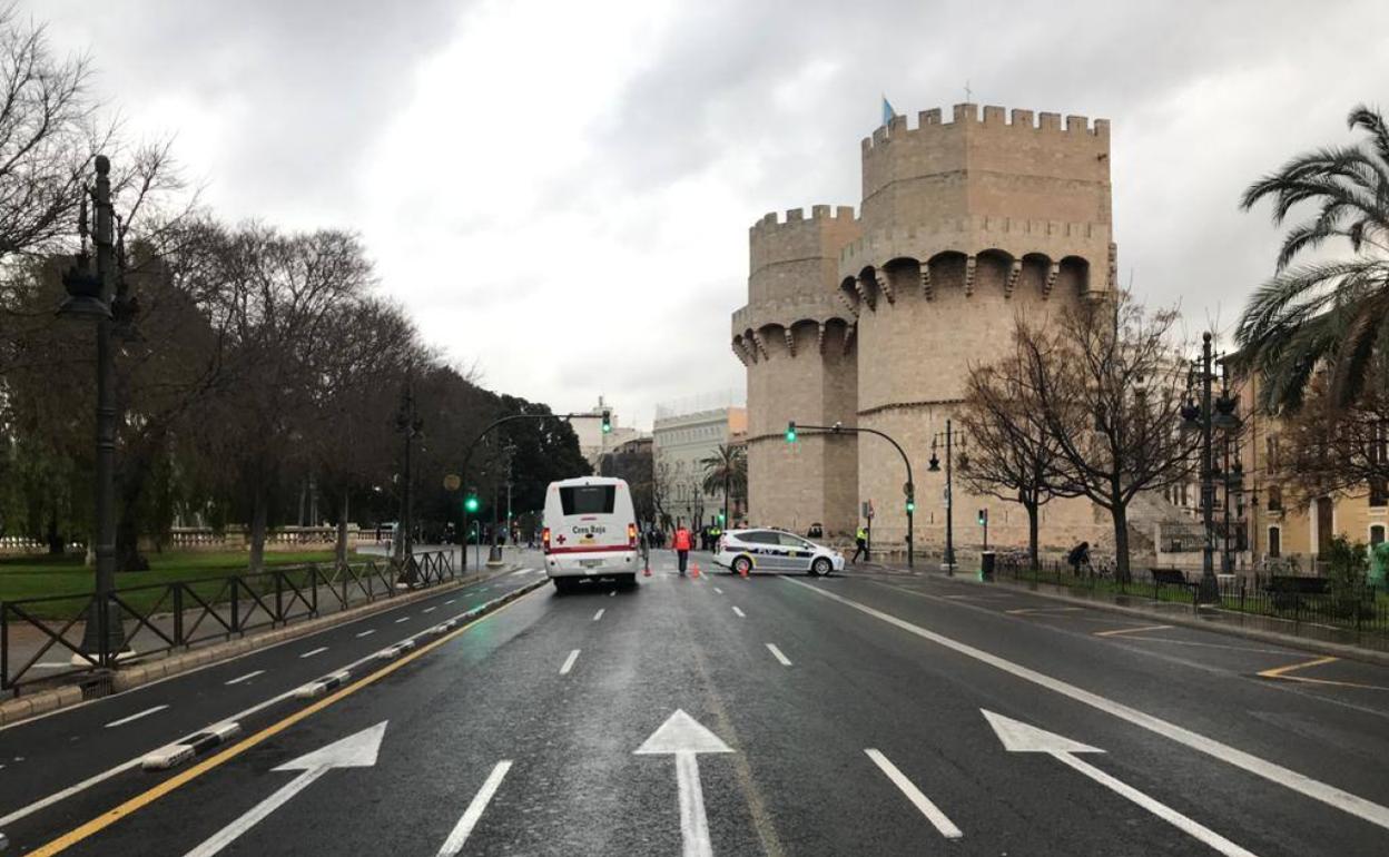 Inmediaciones de las torres de Serranos, con tráfico fluido gracias al cierre de los túneles. 