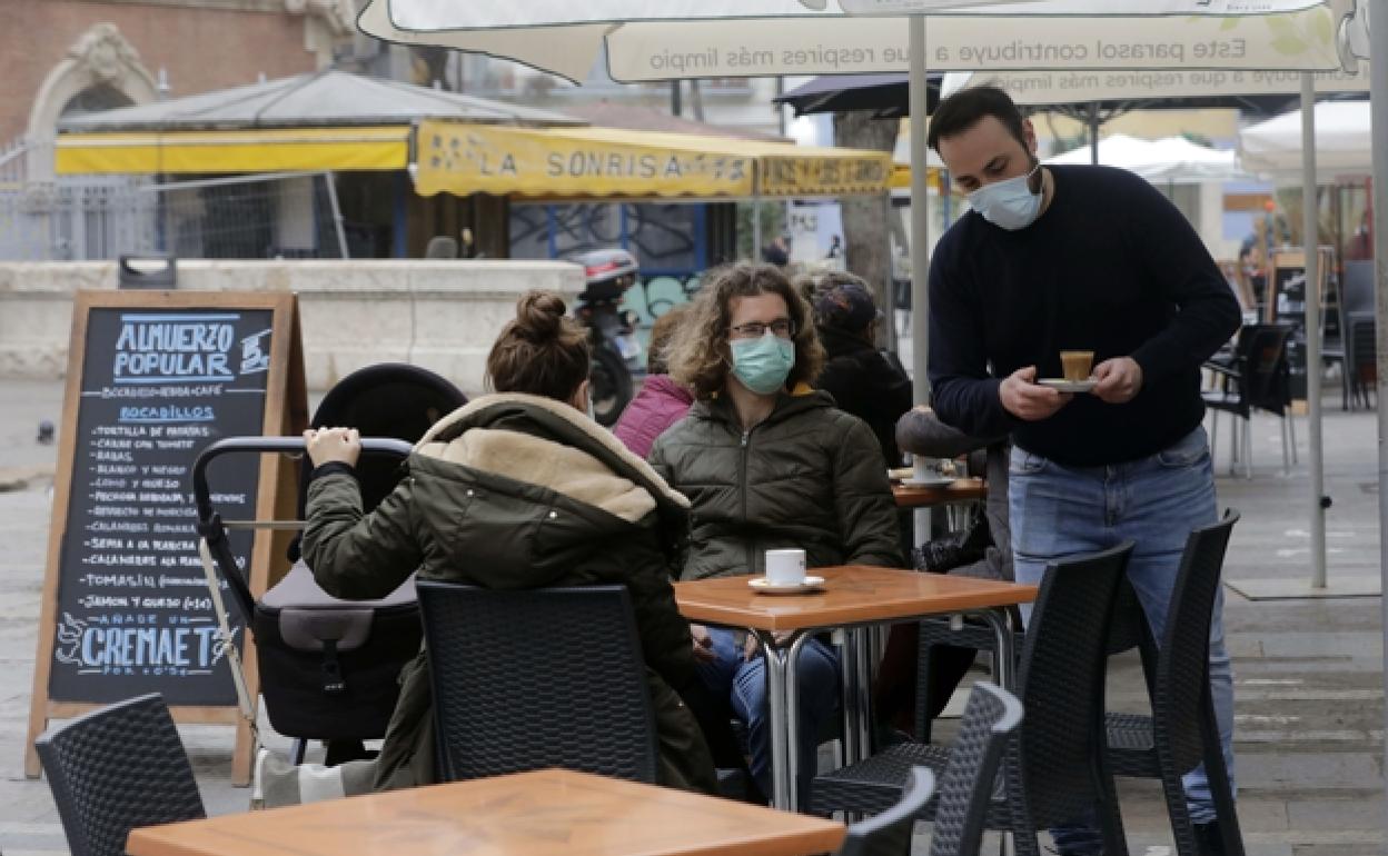 Una terraza valenciana el día de la reapertura