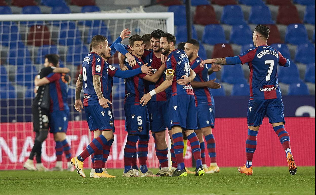 El Levante celebra un gol en la presenta temporada