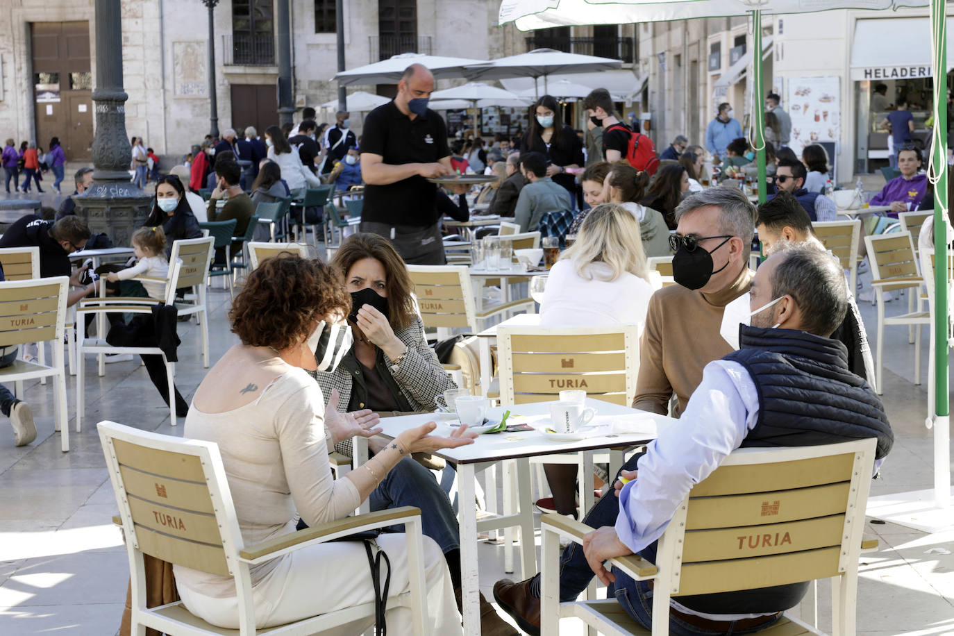 Fotos: Las terrazas se desbordan en Valencia