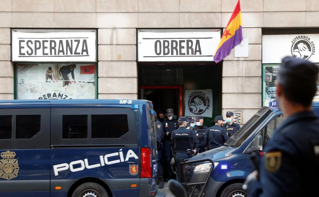 Okupas en Valencia | La Policía desaloja a los okupas del edificio de Pintor Sorolla