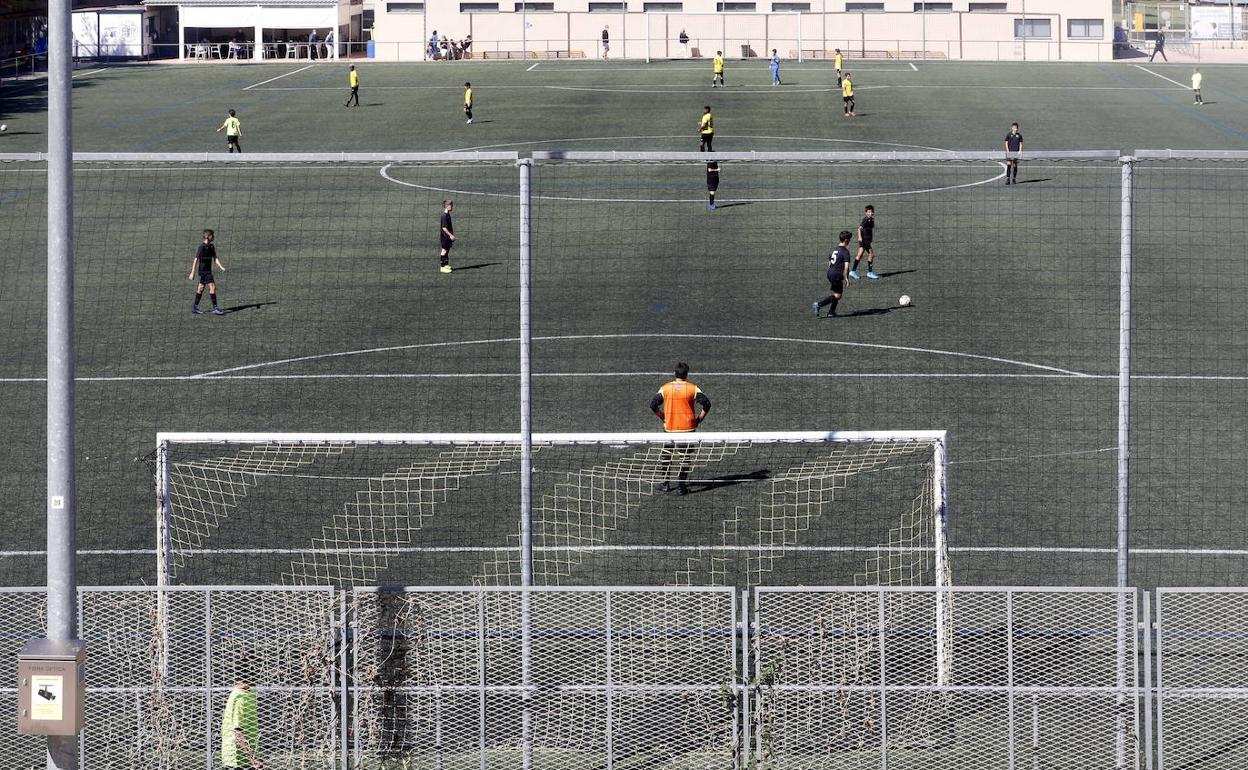 Partido de fútbol base disputado en Valencia. 