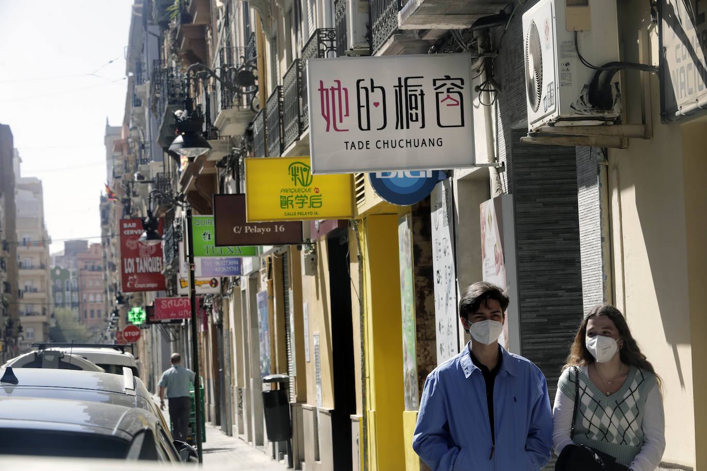 Algunos vecinos y comerciantes ya no se niegan a que la zona se denomine 'Chinatown'si eso va a dar visibilidad y visitantes. Otros muestran su firme rechazo a una iniciativa impulsada desde los presupuestos participativos del Gobierno municipal con el voto a favor de sólo 342 personas.