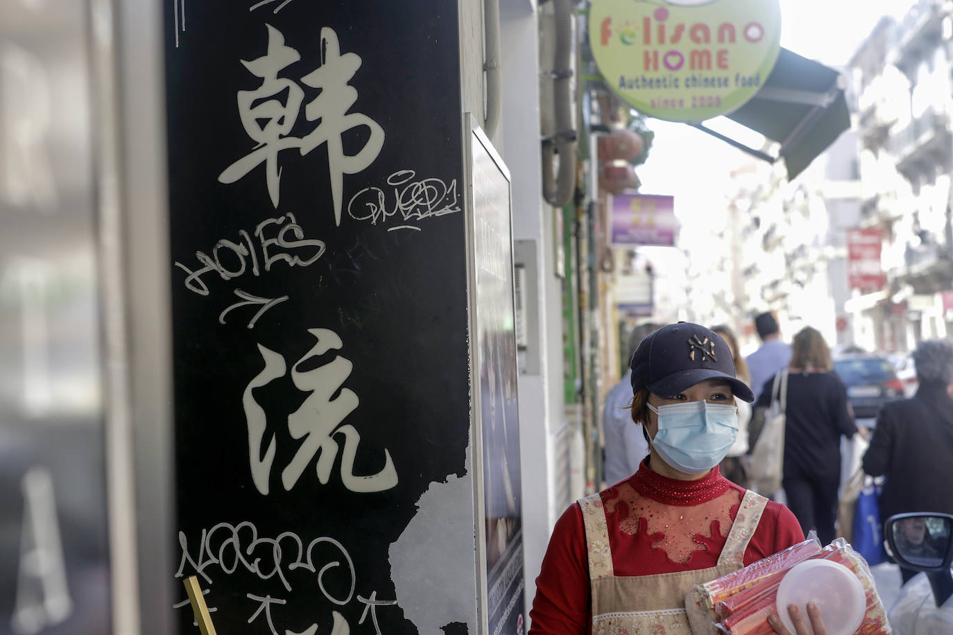 Algunos vecinos y comerciantes ya no se niegan a que la zona se denomine 'Chinatown'si eso va a dar visibilidad y visitantes. Otros muestran su firme rechazo a una iniciativa impulsada desde los presupuestos participativos del Gobierno municipal con el voto a favor de sólo 342 personas.