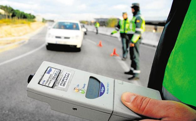 La Guardia Civil «desmonta» los 4 mitos sobre el consumo de alcohol al volante