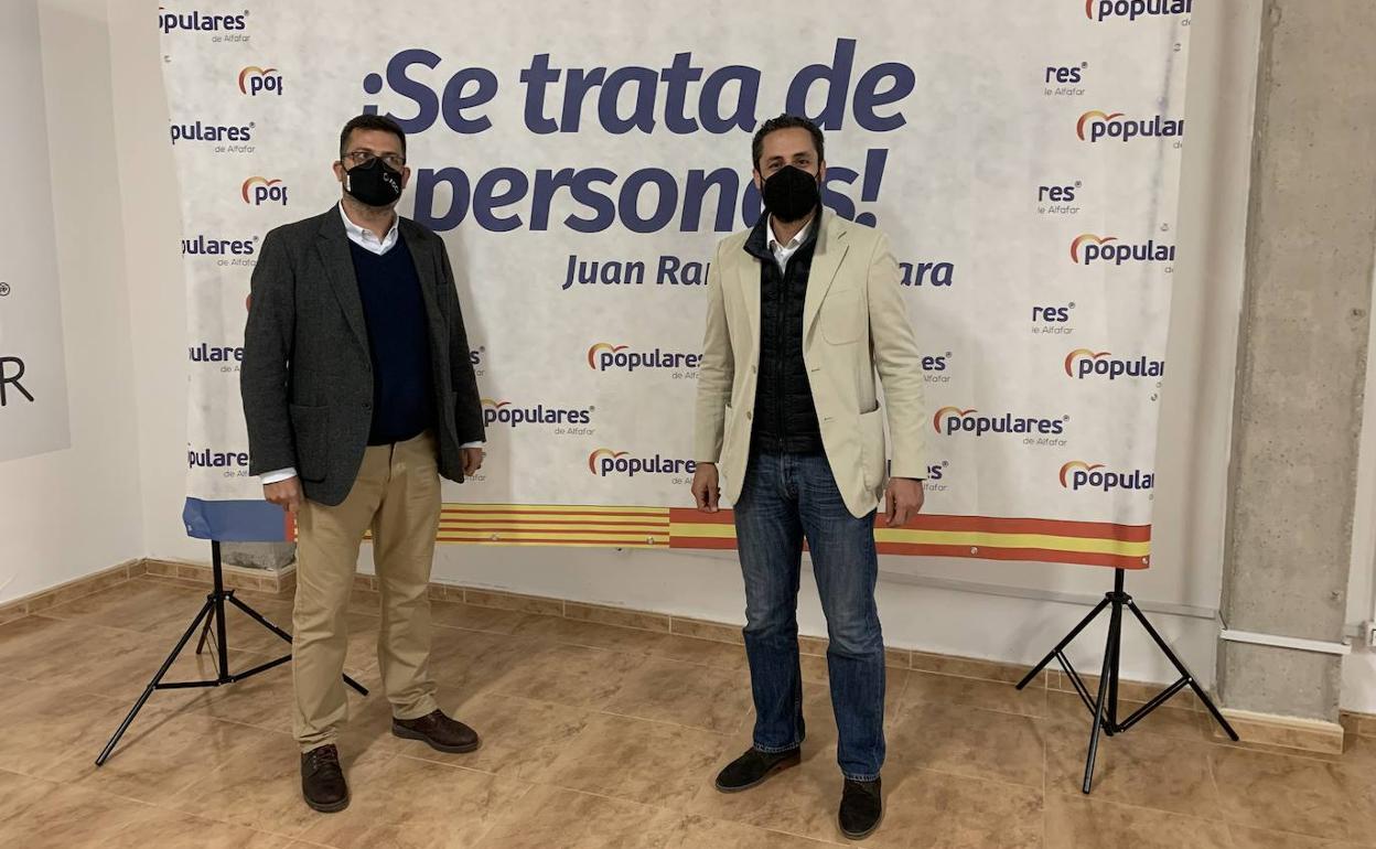 Juan Ramón Adsuara con el coordinador de l'Horta Sud, Alberto Primo. 