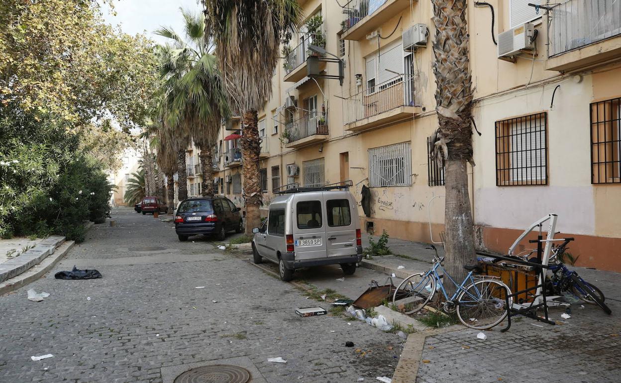 Una calle del barrio de la Malvarrosa, el pasado año. 