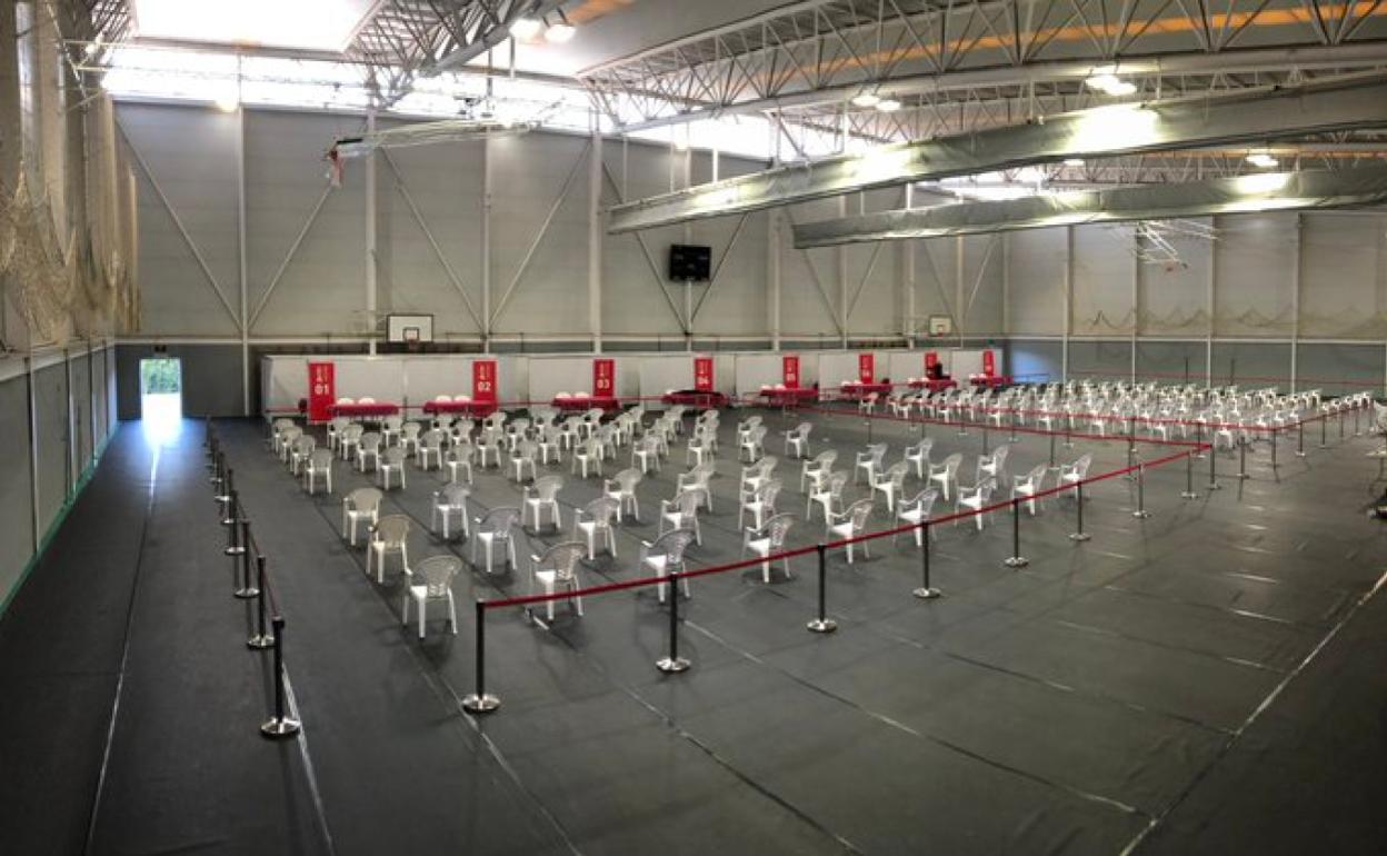 Todo preparado en el Francisco Ballester para el proceso de vacunación. 