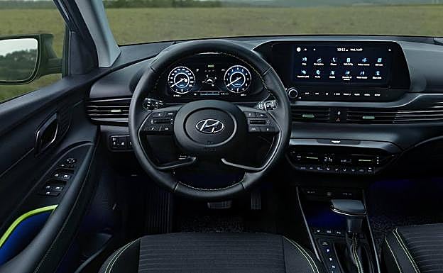 Nuevo diseño del volante y mayor tecnología interior.