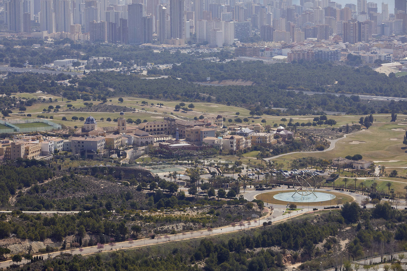 El parque temático lleva ya más de un año cerrado por la pandemia y con sus trabajadores en ERTE. En 2020 cumplió dos décadas en las que el sueño inicial se ha complicado