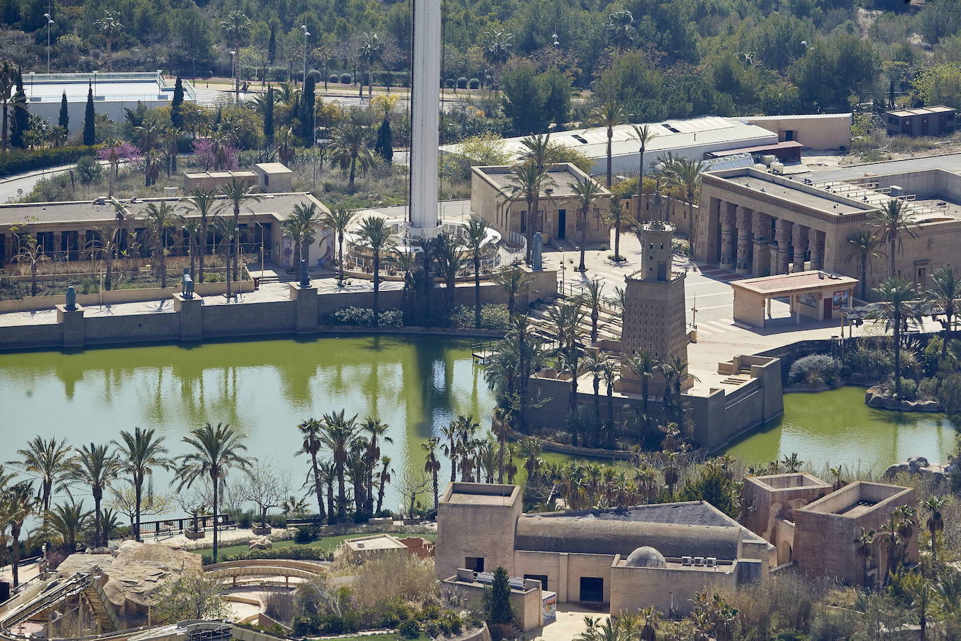 El parque temático lleva ya más de un año cerrado por la pandemia y con sus trabajadores en ERTE. En 2020 cumplió dos décadas en las que el sueño inicial se ha complicado