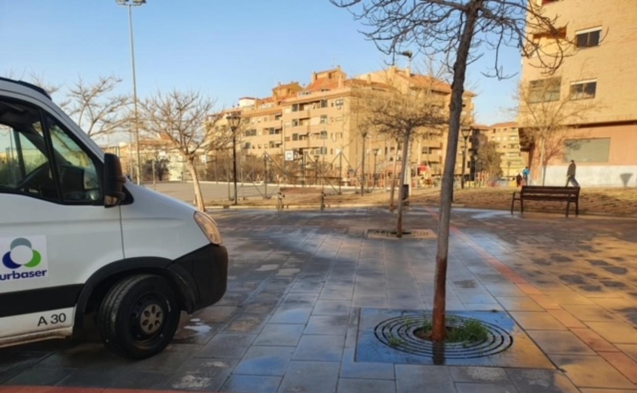 La niña fue trasladada a urgencias con magulladuras leves. 