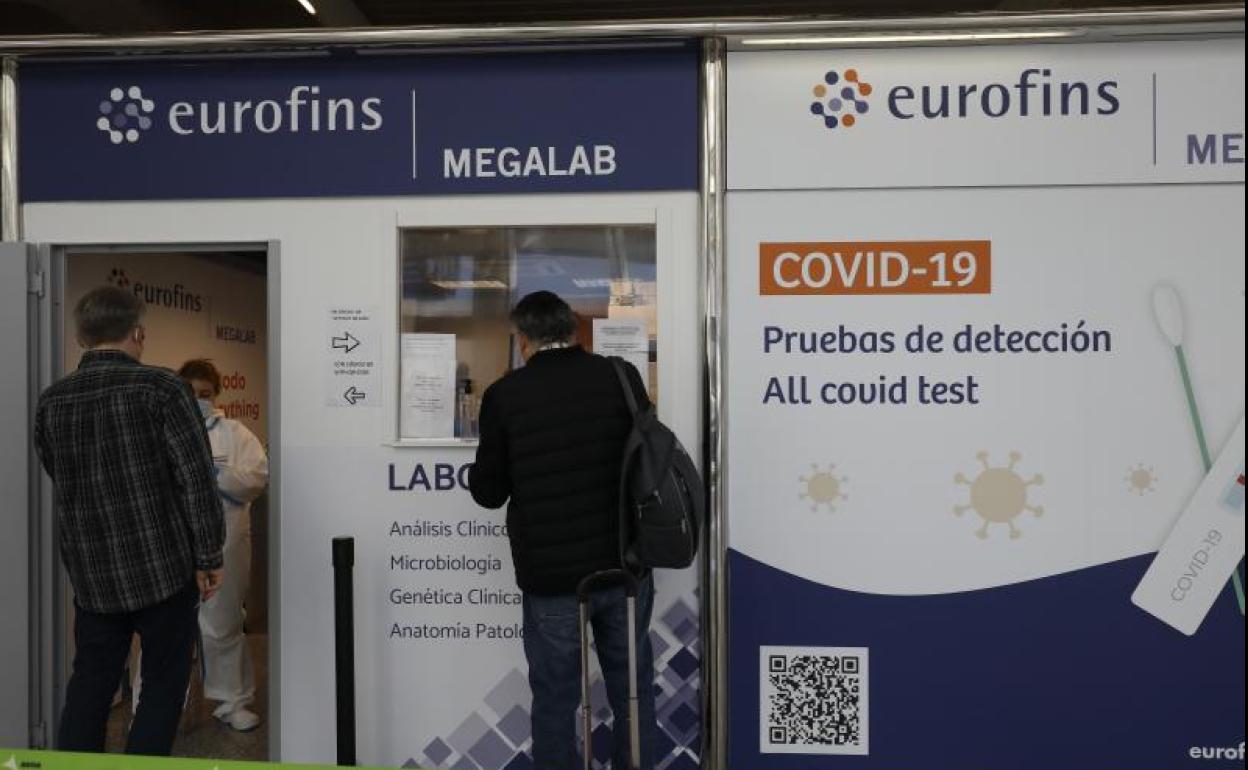 Desde este martes se ha ampliado además la obligatoriedad de presentar un test negativo de coronavirus con una antigüedad no mayor de 48 horas a todos los pasajeros que vuelen con destino a Alemania.