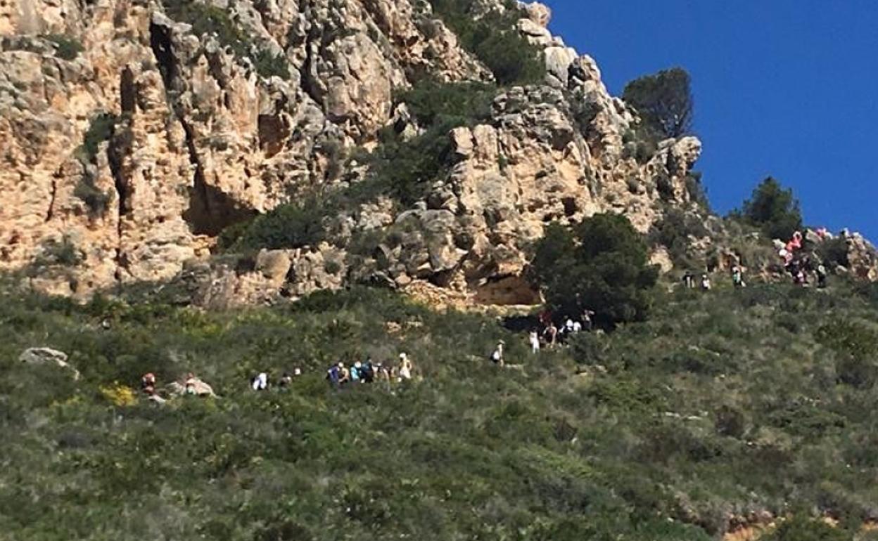 Imagen de las aglomeraciones en la costa de Poble Nou de Benitatxell hace unos días.