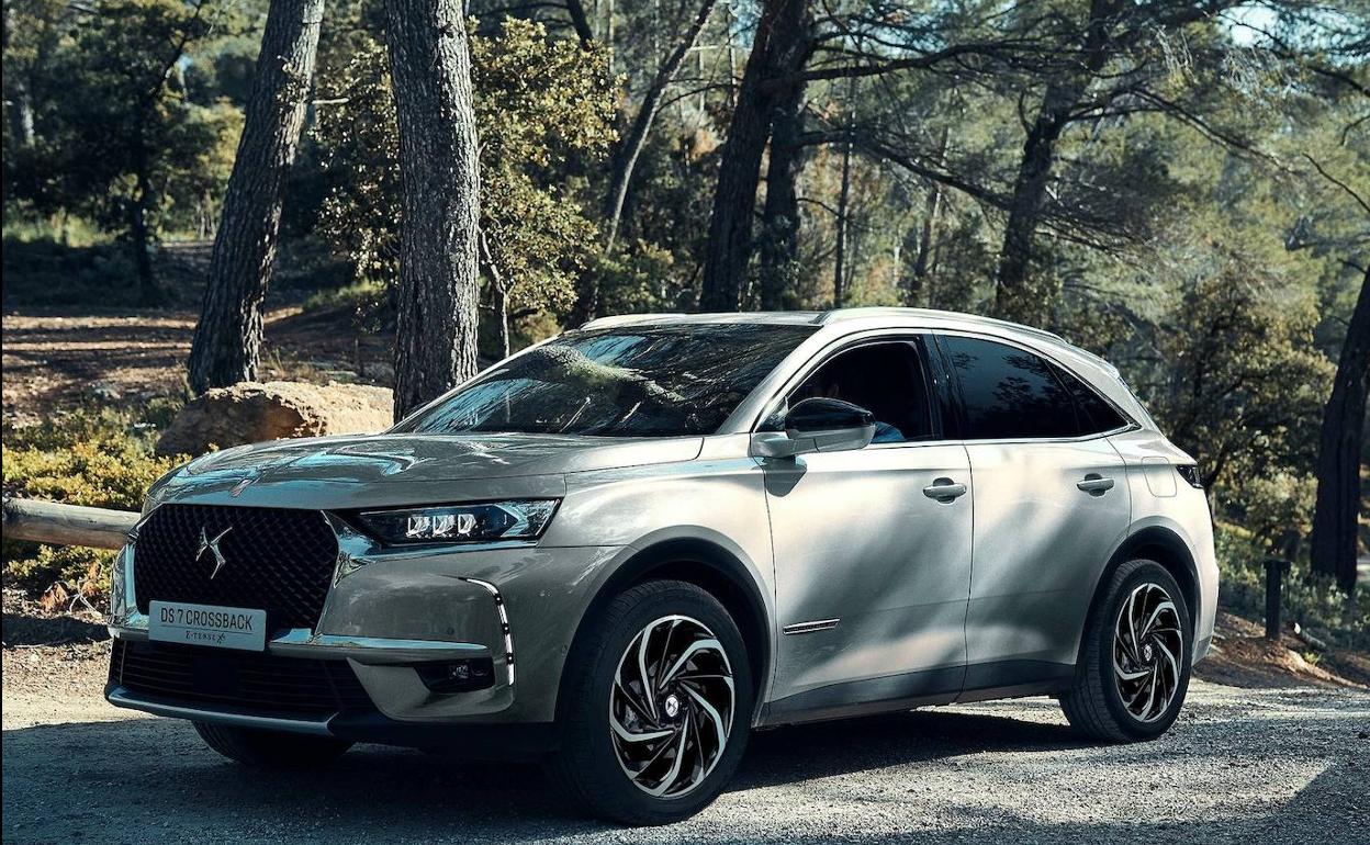 El DS 7 Crossback híbrido enchufable está a la venta con tracción delantera o 4x4.