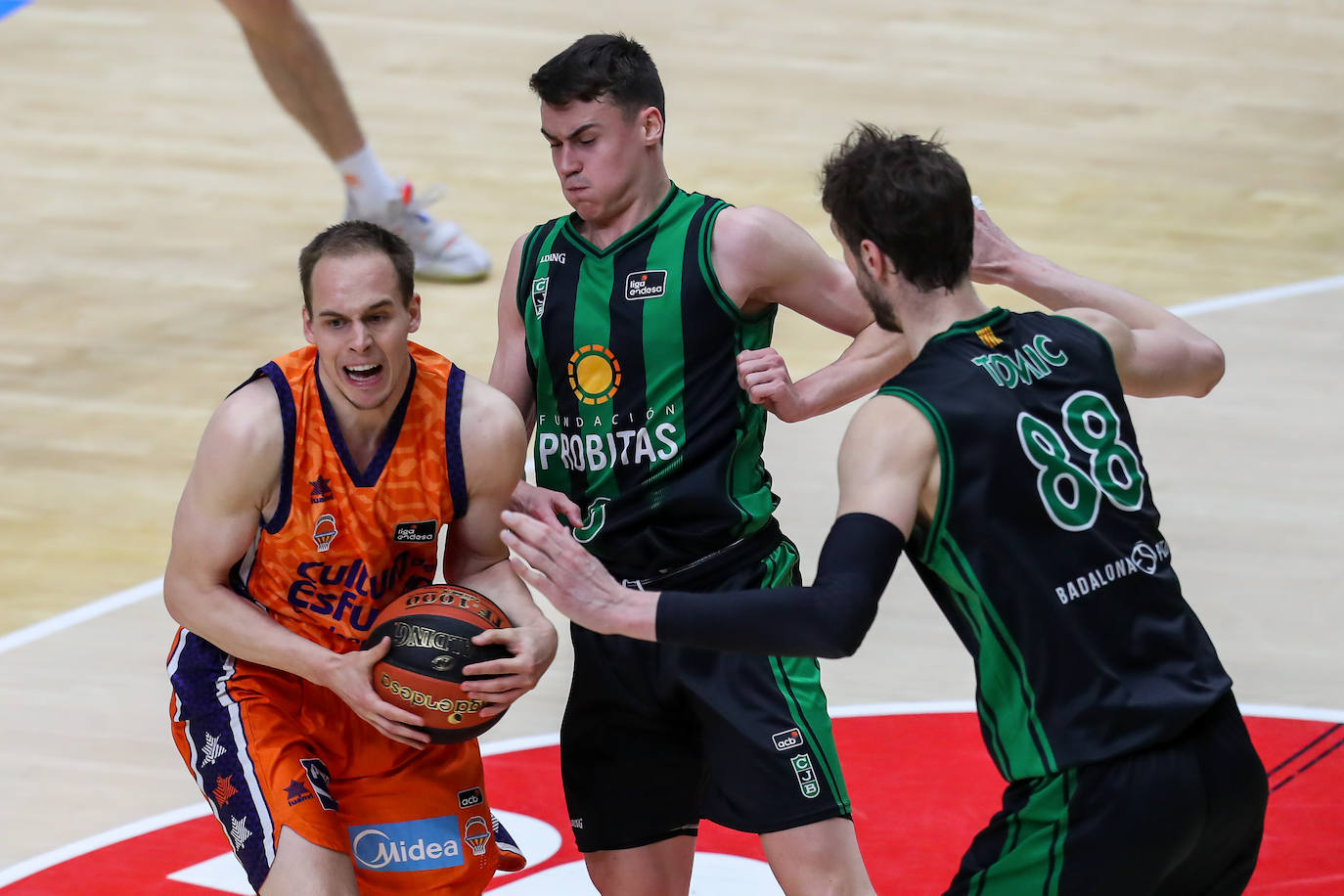 Fotos: Las mejores imágenes del Valencia Basket-Joventut de Badalona