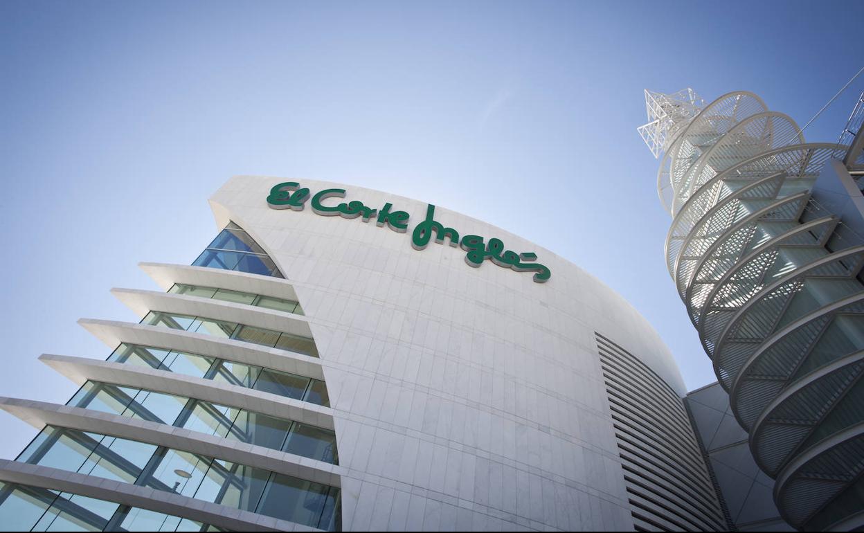 El Corte Inglés venderá paneles solares en colaboración con EDP