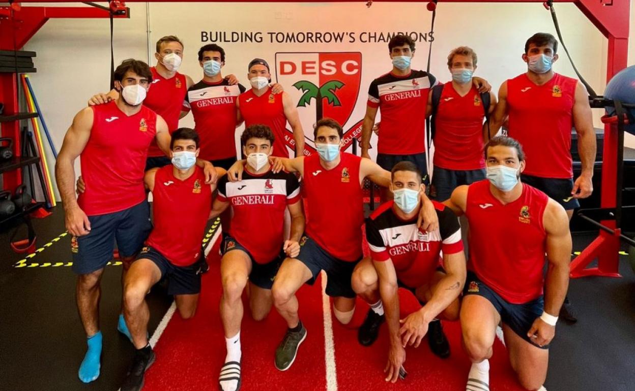 Bolinches, de pie a la izquierda, junto a sus compañeros. 