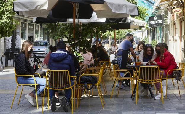 La Generalitat valora flexibilizar la próxima semana las restricciones de la hostelería