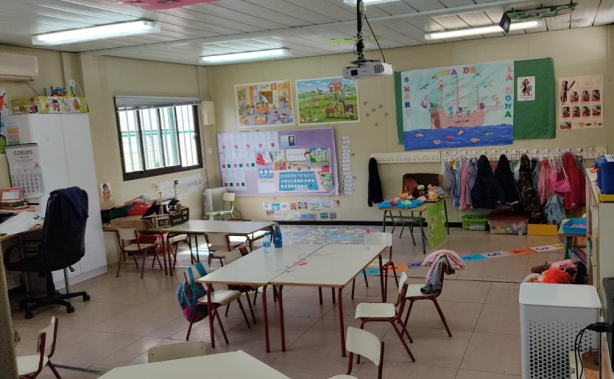 Una de las aulas prefabricadas de los alumnos de Infantil del colegio de Turís. 