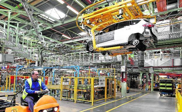 Los sindicatos exigen a Ford Almussafes que abandone su idea de bajar sueldos