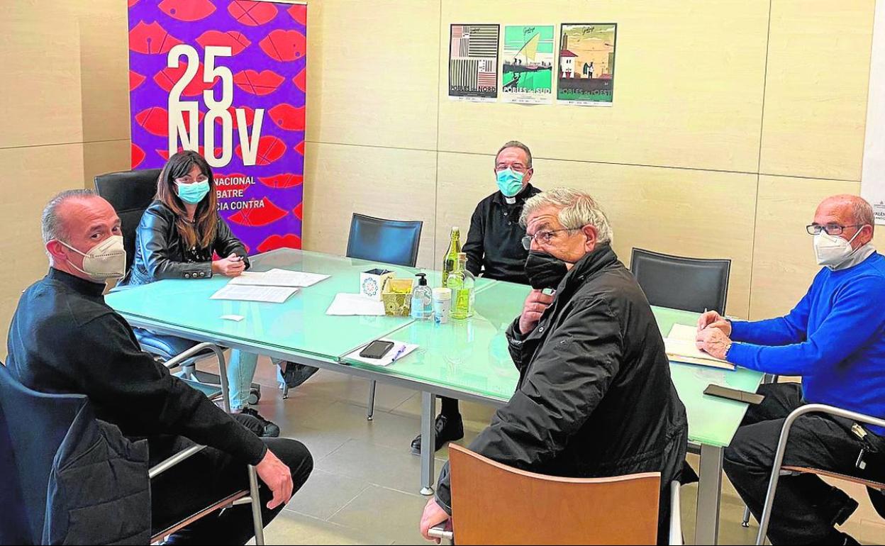 Reunión de este miércoles entre los Seguidores de la Virgen, representantes de la Basílica y el Consistorio.