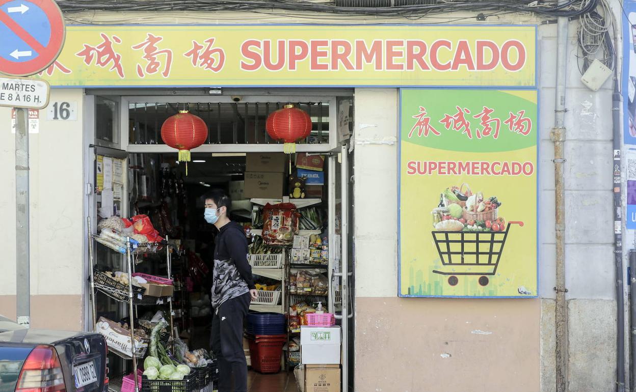 Supermercado oriental en la zona de Pelayo. 