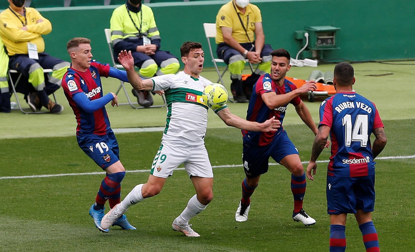 Fotos: Las mejores imágenes del Elche CF-Levante UD