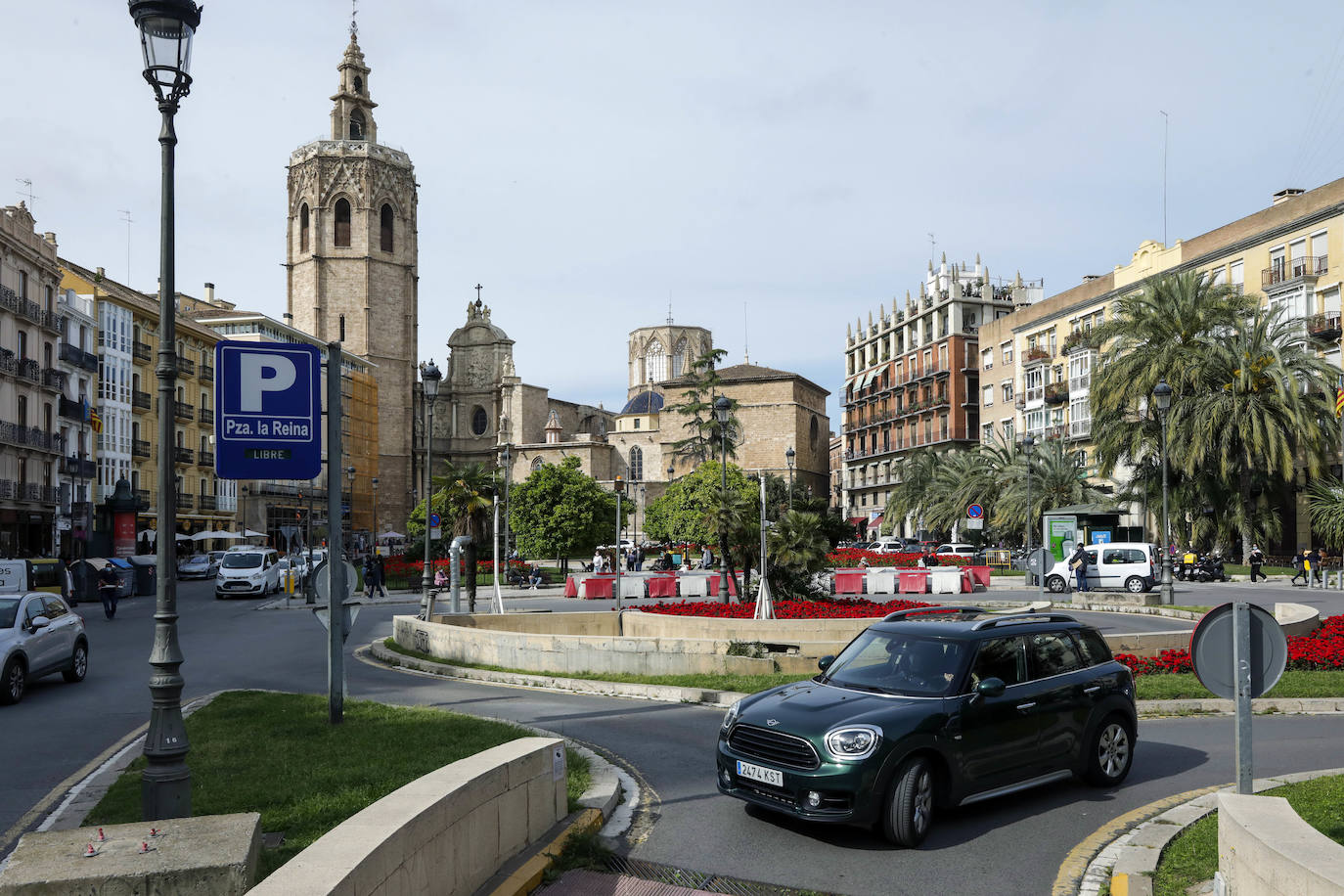 Empiezan las obras de la plaza de la Reina de Valencia. 